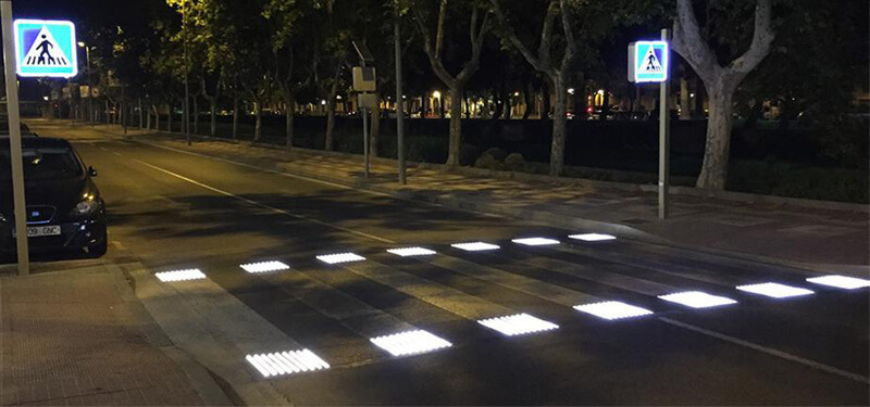 PASOS DE PEATONES INTELIGENTES EN VILLANUEVA DE LA SERENA